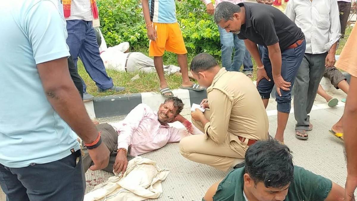 https://www.jagranimages.com/images/newimg/16092023/16_09_2023-kannauj_accident_news_23531937.jpg