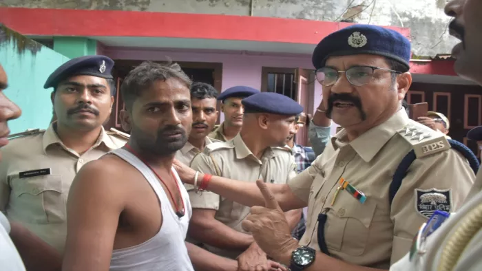 पुलिस ने आरोपित मनोहर को गिरफ्तार किया। जागरण