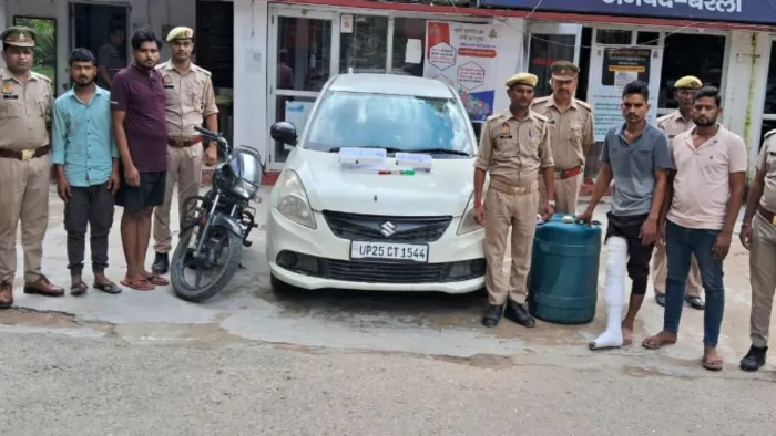पुलिस की गिरफ्त में डीजल चोरी गैंग के सदस्य। सौजन्य- पुलिस