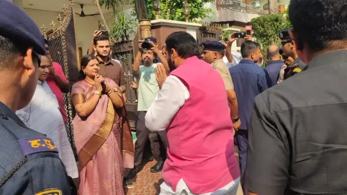 Haryana Election 2024: कविता जैन को मनाने पहुंचे सीएम नायब सिंह सैनी।
