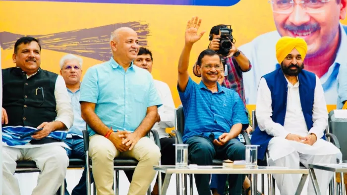 सीएम के साथ-साथ दो नए मंत्रियों पर आ सकता है फैसला।