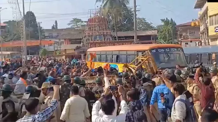 Eid Milad un Nabi कर्नाटक के मंगलुरु में तनाव की स्थिति।