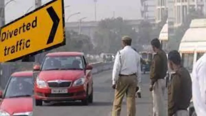 गणेश प्रतिमा विसर्जन के कारण नोएडा में रहेगा ट्रैफिक डायवर्जन।