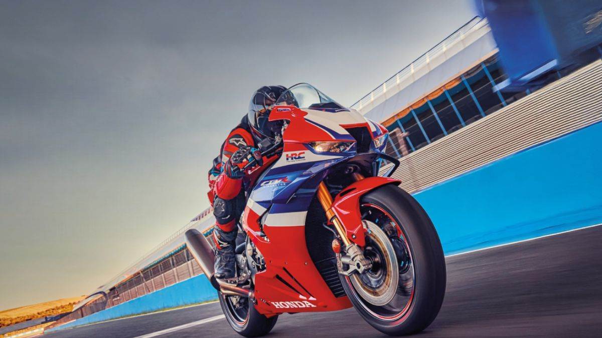 https://www.jagranimages.com/images/newimg/16092025/16_09_2025-2025_honda_cbr_1000rr-r_sp_24048757.jpg