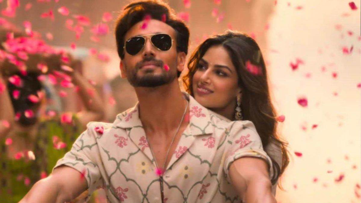 https://www.jagranimages.com/images/newimg/16092025/16_09_2025-baaghi_4_6_24049392.jpg