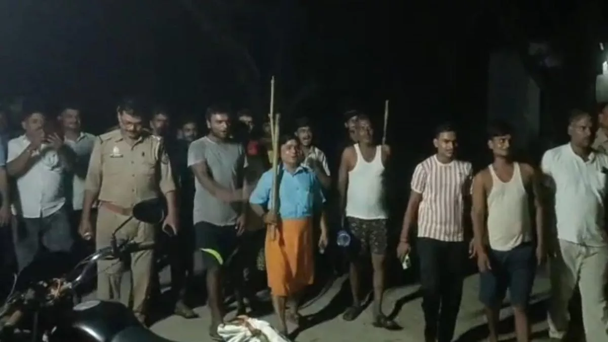 सन्नाटा चीरती रातों में पहरा दे रहे लोग, यूपी के इन 10 गांवों में आखिर किसका खौफ? काम नहीं आ रही कोई तरकीब