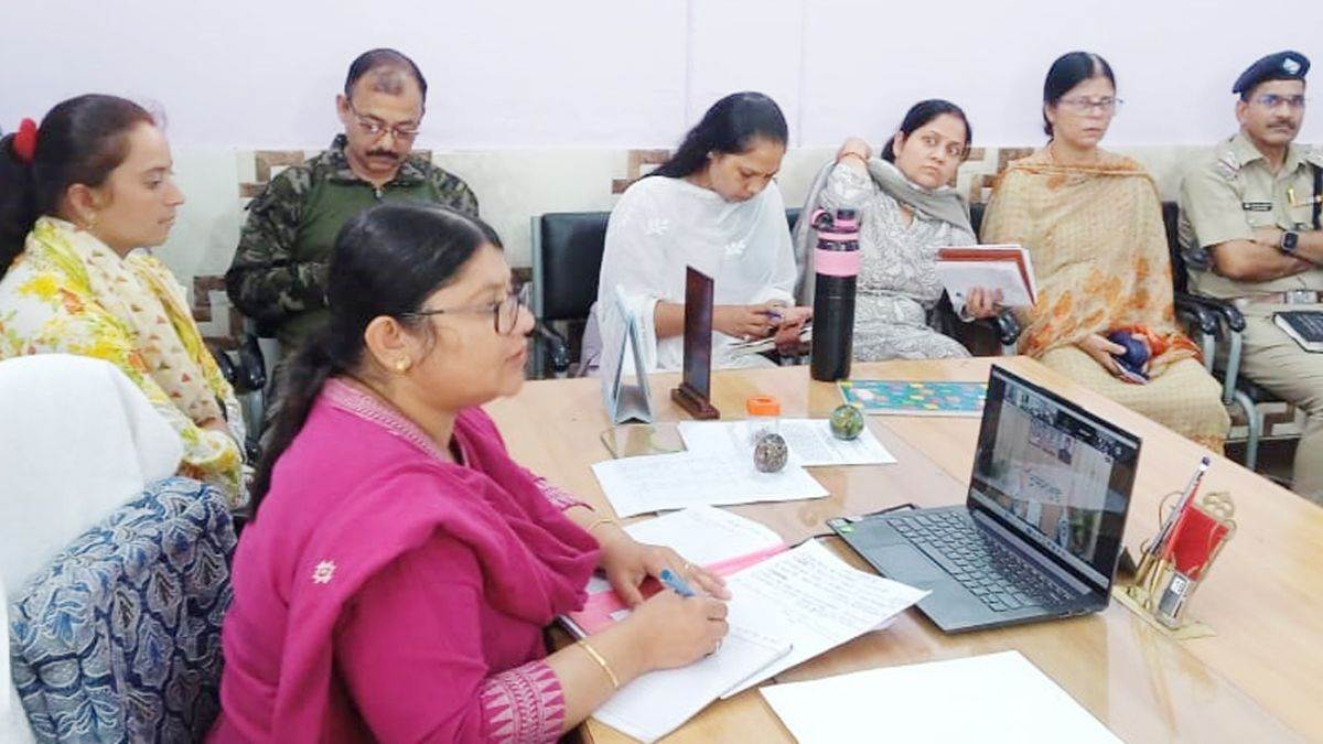 https://www.jagranimages.com/images/newimg/16092025/16_09_2025-dhami_sarkar_24049235.jpg