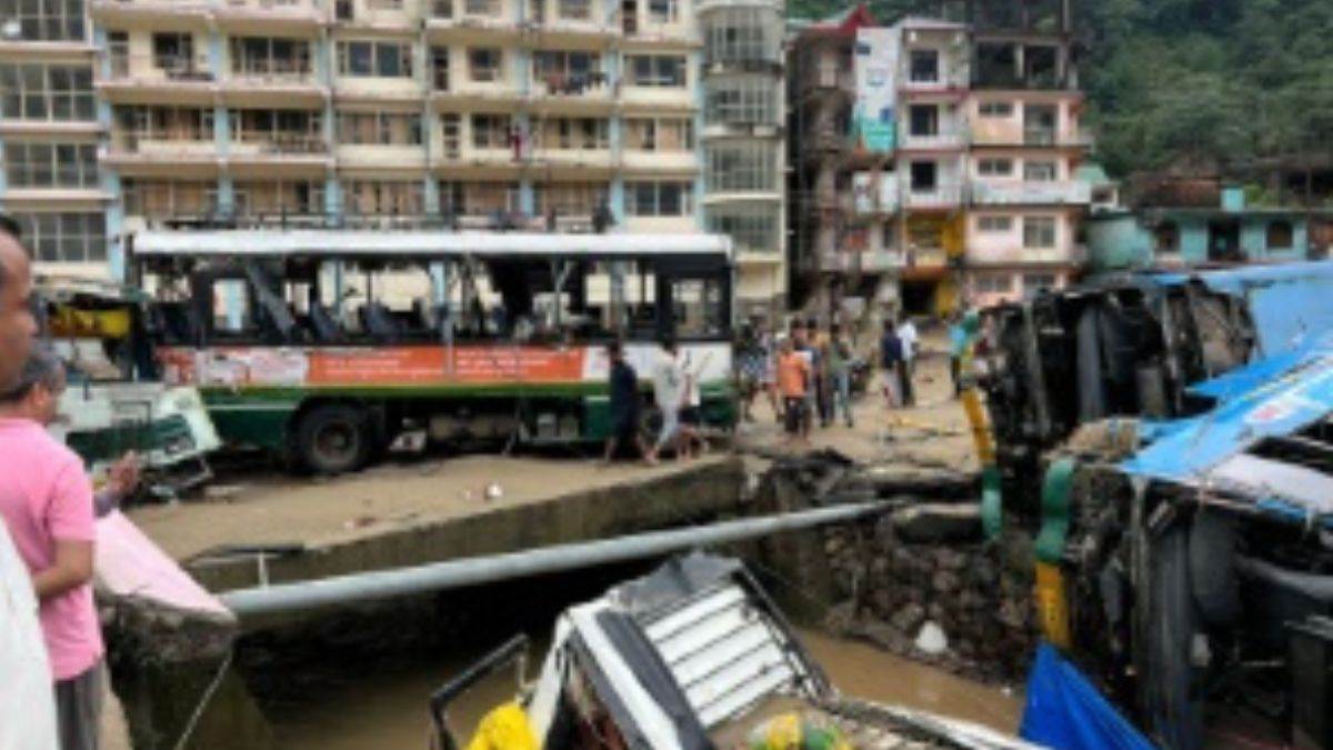 https://www.jagranimages.com/images/newimg/16092025/16_09_2025-himachal_monsoon_damage_24049272.jpg