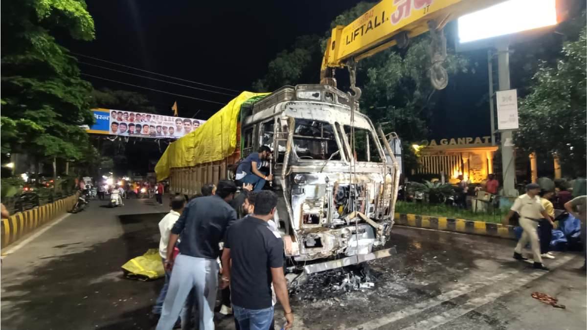 https://www.jagranimages.com/images/newimg/16092025/16_09_2025-indore_truck_accident_24048664.jpg