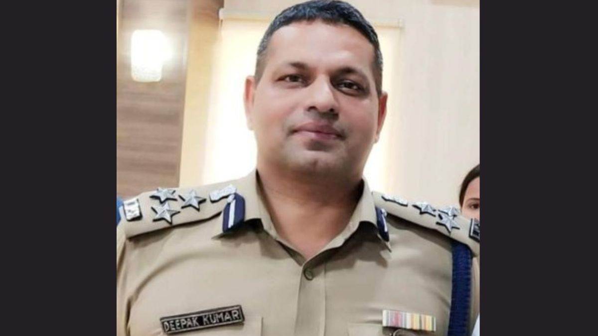 https://www.jagranimages.com/images/newimg/16092025/16_09_2025-ips_deepak_kumar_agra_24048633.jpg