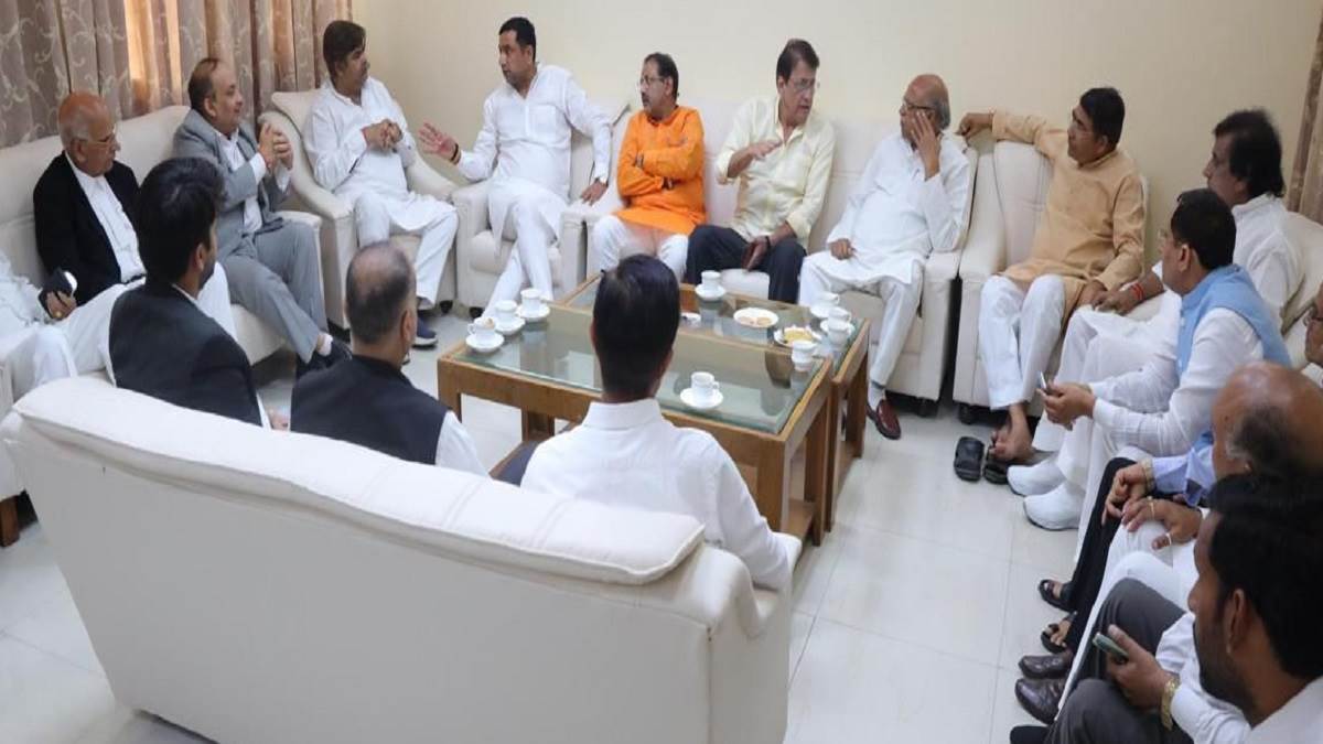 https://www.jagranimages.com/images/newimg/16092025/16_09_2025-meeting_r_24049153.jpg