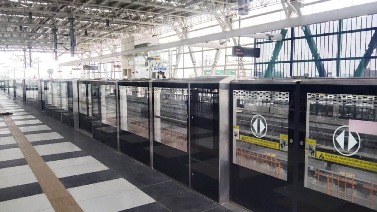 https://www.jagranimages.com/images/newimg/16092025/16_09_2025-mrt_north_station_r_24048844.jpg