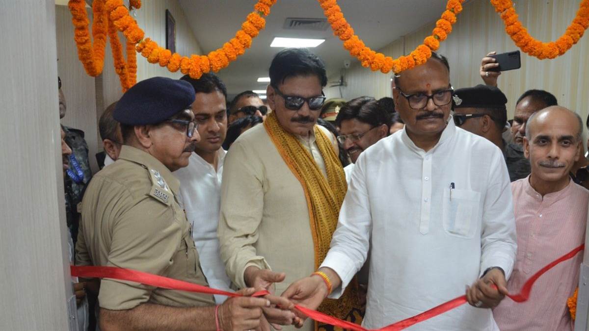 https://www.jagranimages.com/images/newimg/16092025/16_09_2025-noida_news_update_-_2025-09-16t102421.511_24048630.jpg