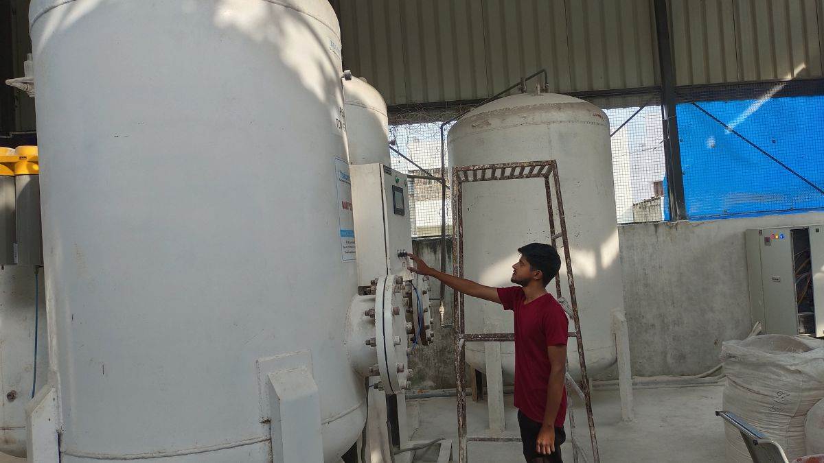 https://www.jagranimages.com/images/newimg/16092025/16_09_2025-oxygen_plant_in_gonda_24048956.jpg