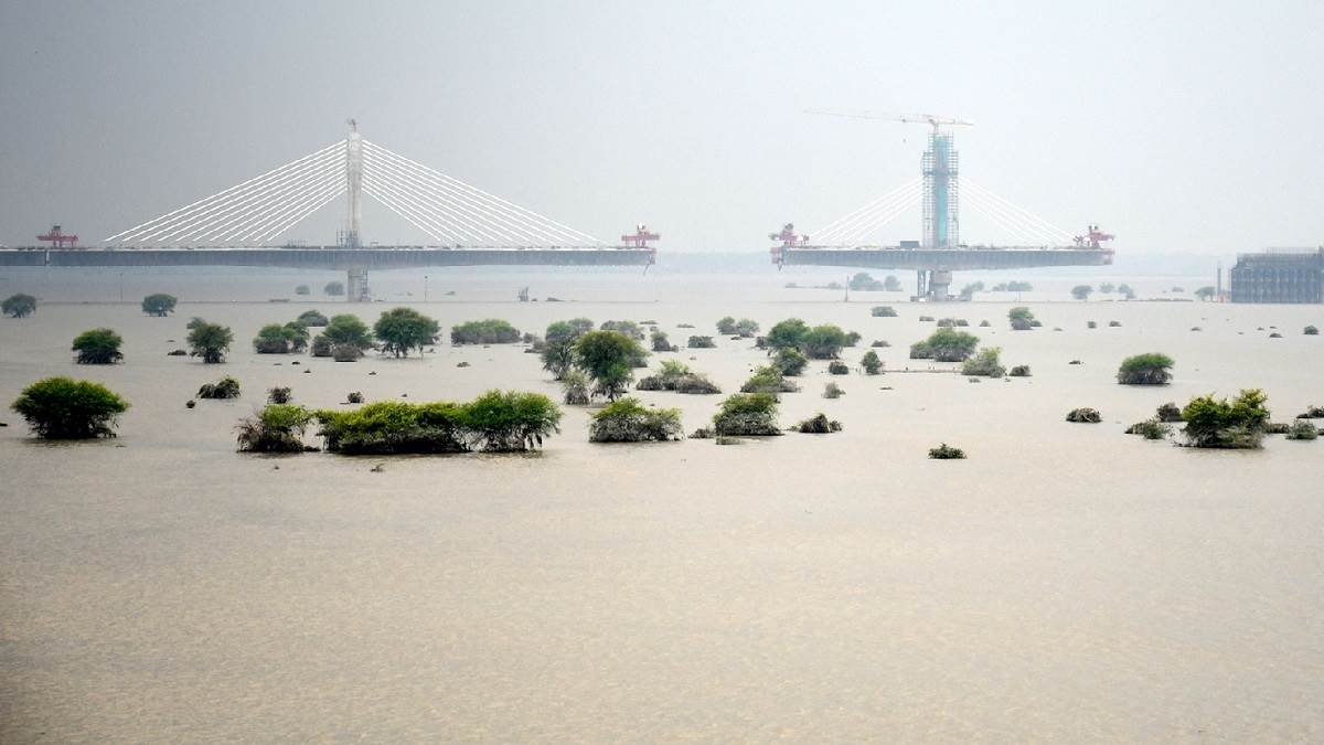 https://www.jagranimages.com/images/newimg/16092025/16_09_2025-prayagraj_flood_24049041.jpg