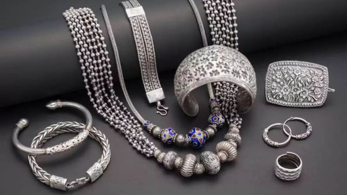 https://www.jagranimages.com/images/newimg/16092025/16_09_2025-silver_plan_image_1_24048754.jpg