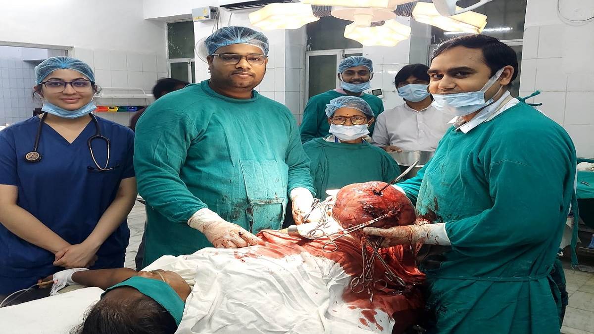 https://www.jagranimages.com/images/newimg/16092025/16_09_2025-tumor_case_24048851.jpg