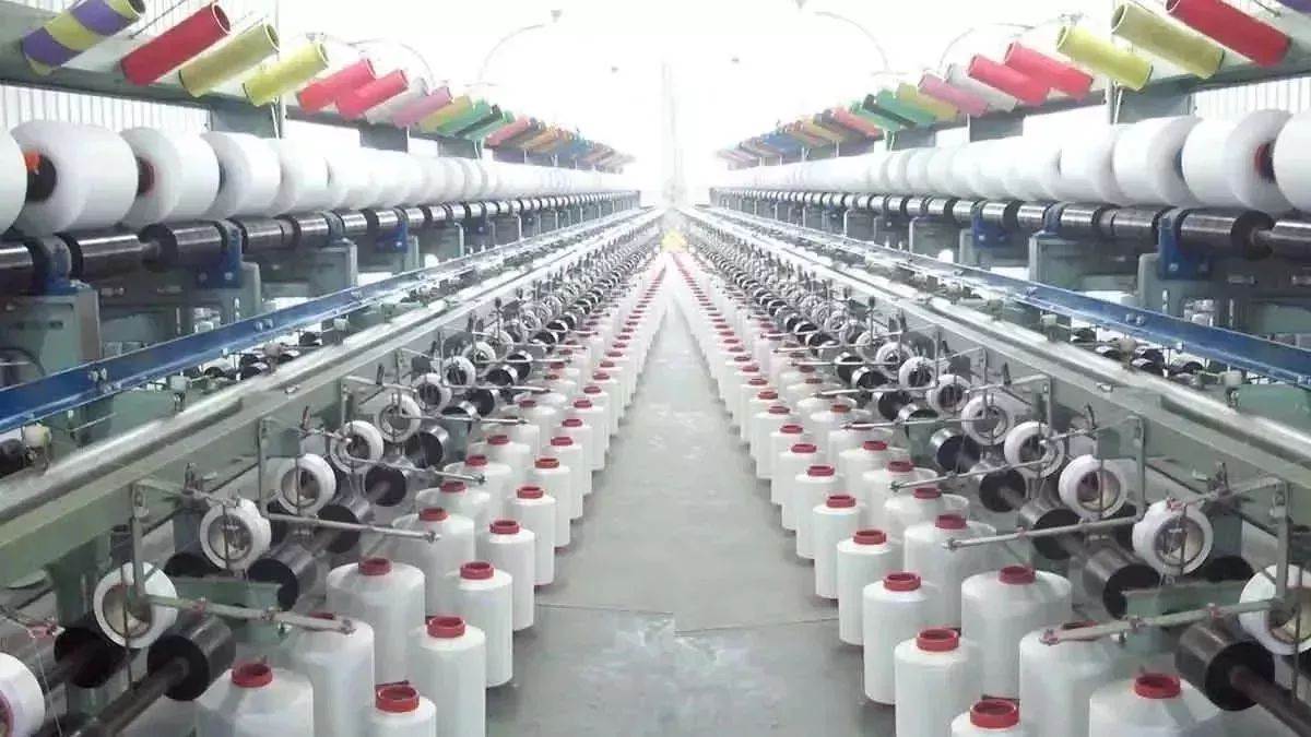 https://www.jagranimages.com/images/newimg/16092025/16_09_2025-up_job_in_textile_24048875_143924339.jpg