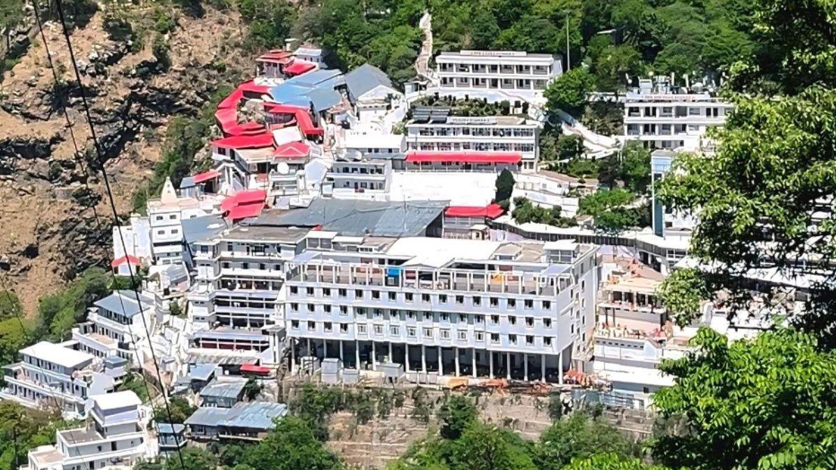 https://www.jagranimages.com/images/newimg/16092025/16_09_2025-vaishno_devi_19_24049535.jpg