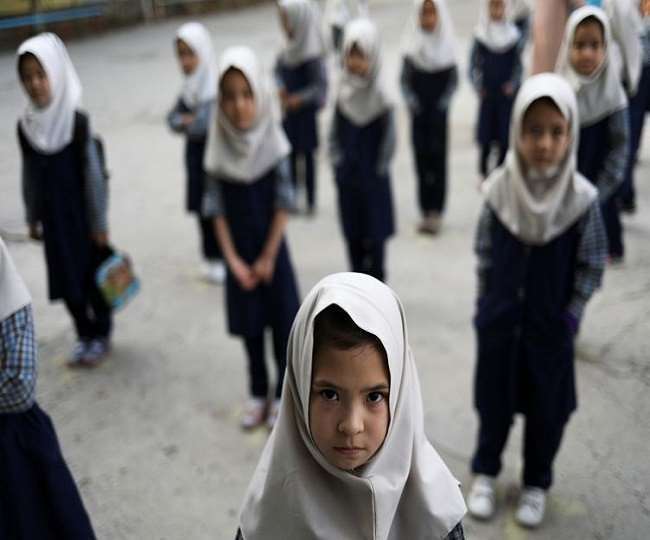 अफगानिस्तान में लड़कियों को जल्द स्कूल जाने की अनुमति की घोषणा करेगा तालिबान- संयुक्त राष्ट्र के अधिकारी का बयान