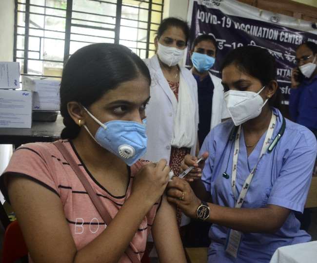 https://www.jagranimages.com/images/newimg/16102021/16_10_2021-coronavirus_vaccination_in_lucknow_2_22119206_205416922.jpg