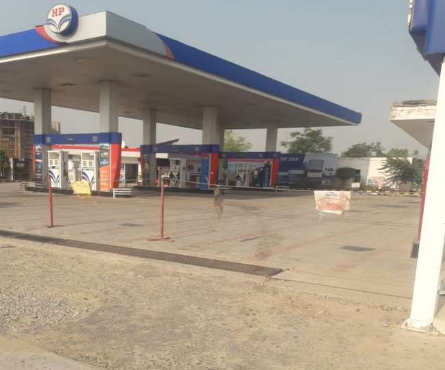 जालंधर में पीपीडीपीए के प्रवक्त ने बंद किया पेट्रोल पंप।