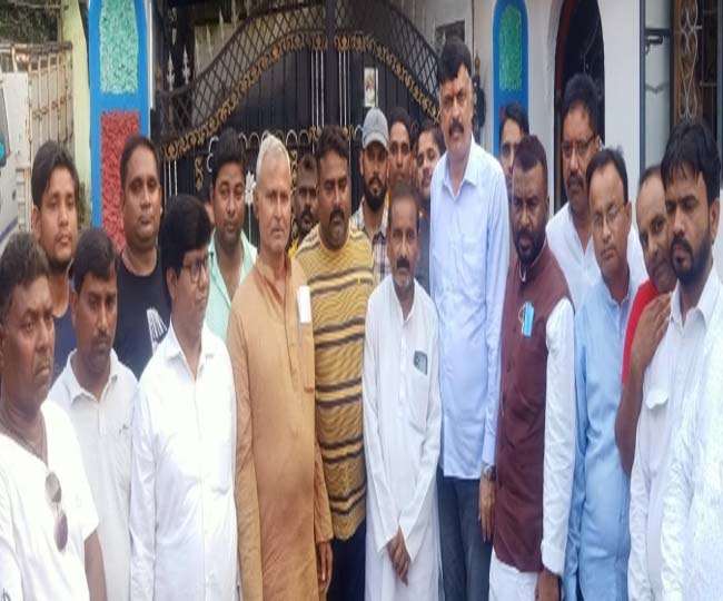 jharkhand pradesh congress president rajesh thakur encouraged shamsher alam for dhanbad municipal corporation elections