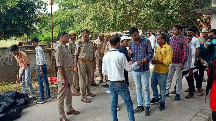 UPSSSC PET 2022: पीईटी 2022 एग्जाम से पहले अभ्यर्थियों की सघन तलाशी
