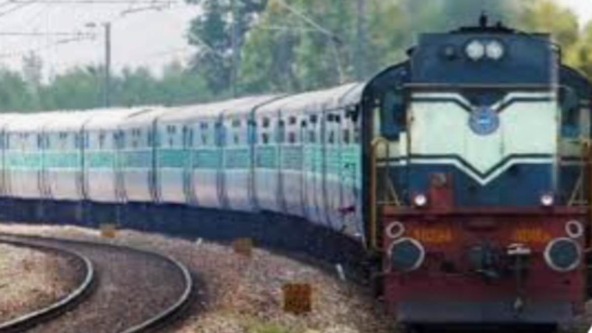 special train for pet candidates will run from gorakhpur to varanasi today
