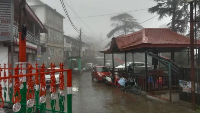 उत्तराखंड में तूफान और बारिश से बढ़ी ठंड