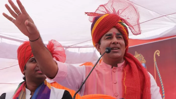 साकेत स्पोर्ट्स क्लब मे क्षत्रिय चेतना चिंतन बैठक को संबोधित करते पूर्व विधायक संगीत सोम--जागरण