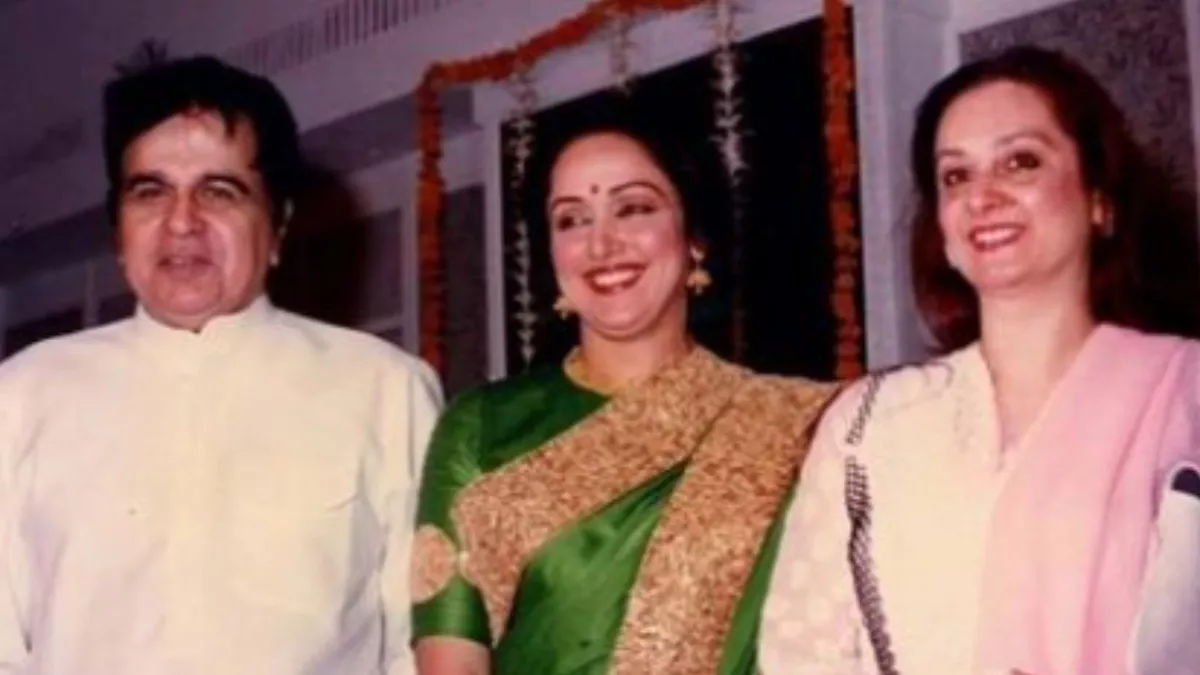 Hema Malini के बर्थडे पर Saira Banu ने शेयर की पुरानी तस्वीर,  लिखा- 'हम पहली बार दीवाना के सेट पर मिले थे'