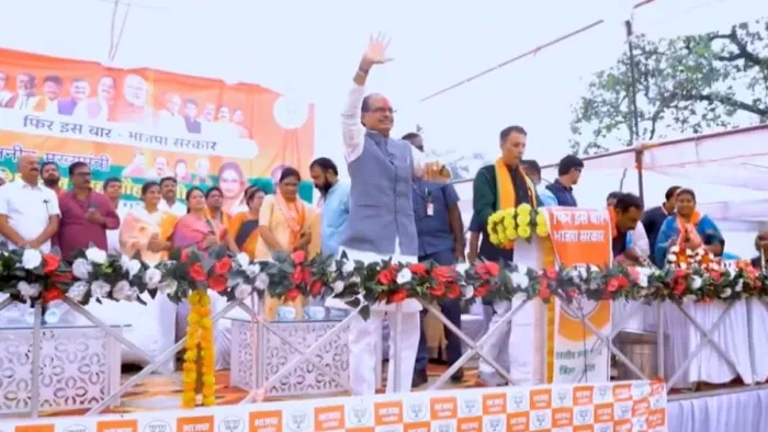 हम पैसे दे रहे तो कांग्रेसियों को दिक्कत, खुद तो पैसे देते नहीं थे : शिवराज सिंह चौहान
