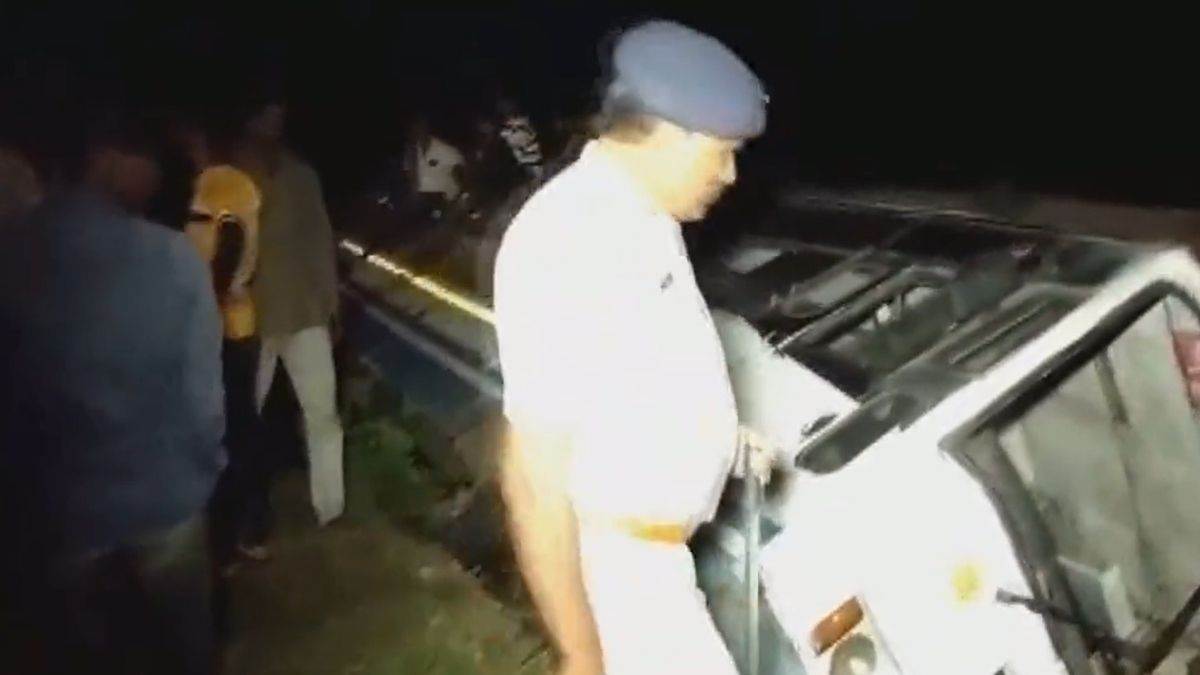 road accident st bus going from deodar to junagadh overturned 40 people seriously injured in the accident