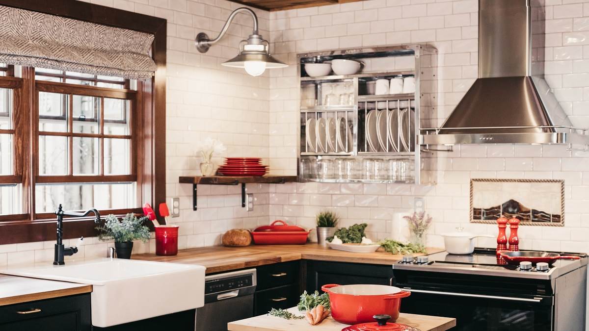 Best Kitchen Chimneys: खाना बनाते समय किचन होता है धुआं-धुआं तो Elica, Faber चिमनी से मिलेगी स्मेल फ्री हवा