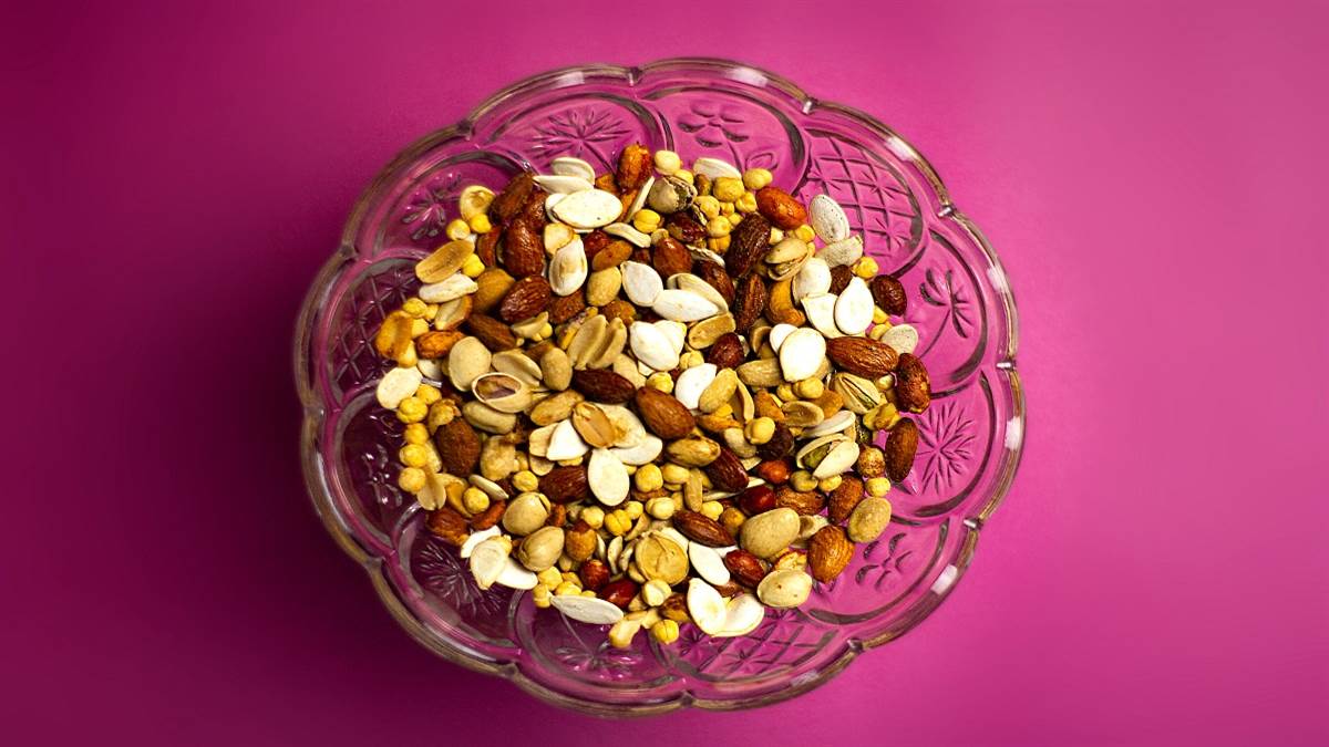 Dry Fruits: ठंड में रोज खाएं ये ड्राई फ्रूट्स और सेहत को रखें हेल्दी, मीठे की क्रेविंग के लिए हैं बेस्ट ऑप्शन