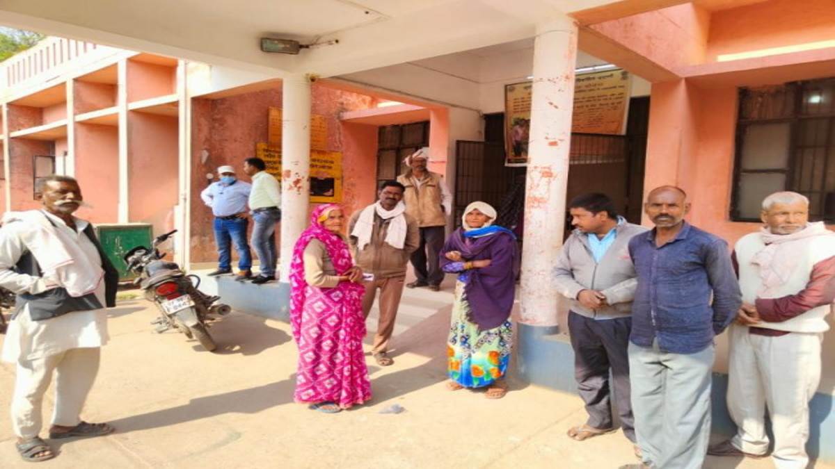 https://www.jagranimages.com/images/newimg/16112022/16_11_2022-hathras_hospital_23208692.jpg