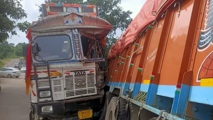 Jharkhand Road Accident: झारखंड में सभी जिलों में ब्लैक स्पाट के कारण सड़क हादसों में मौत हो रही है।