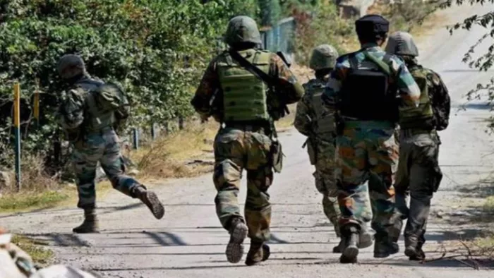 कुलगाम-बारामूला में आतंकियों व सुरक्षाबलों के बीच मुठभेड़।