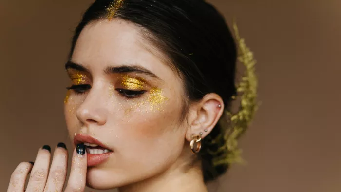 Makeup Tips: ग्लिटर मेकअप करते वक्त ध्यान रखें ये बातें