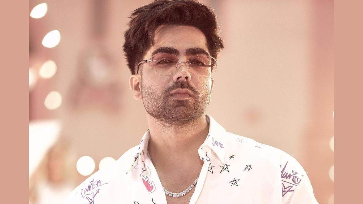 https://www.jagranimages.com/images/newimg/16112023/16_11_2023-harrdy_sandhu__23581975.jpg