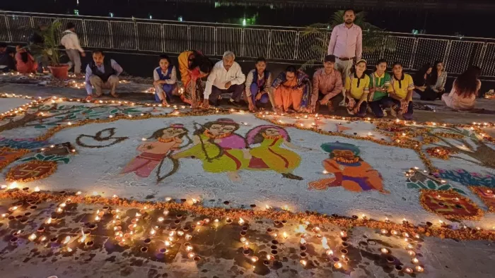 देव दीपावली के दिन बाल निकुंज इंग्लिश स्कूल। जागरण