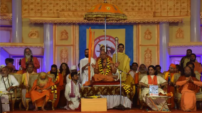 देवकीनंदन ठाकुर महाराज ने न्यू उस्मानपुर के पांचवें पुश्ते पर शनिवार को आयोजित सनातन धर्म संसद में कही।