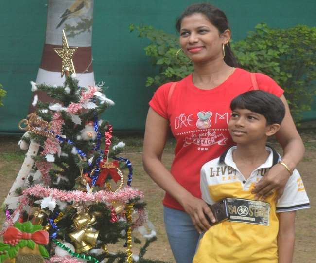 CRISTMAS गोलमुरी में कैंडल लाइट सर्विस और मानगो में क्रिसमस गैदि‍रिंग