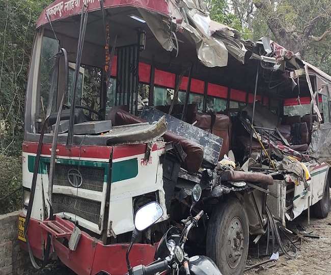 two died and 15 injured after roadways bus collided with truck on lucknow ayodhya highway