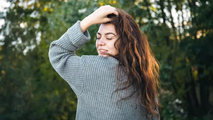 Winter Health Tips: सर्दियों में लंबे समय तक धूप सेंकना हो सकता है खतरनाक