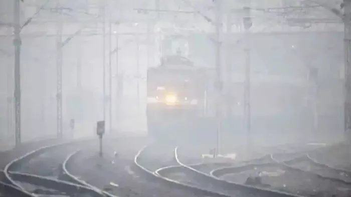 शनिवार को अधिक देरी से चल रहीं दिल्ली आने वाली रेलगाड़ियां। फाइल फोटो