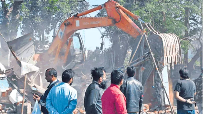 रांची में अचानक क्यों चलने लगा बुलडोजर