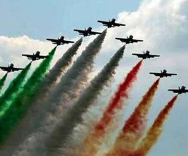 इस बार की गणतंत्र दिवस परेड में 75 लड़ाकू विमान राजपथ पर उड़ान भरते हुए जश्न को यादगार बनाएंगे।