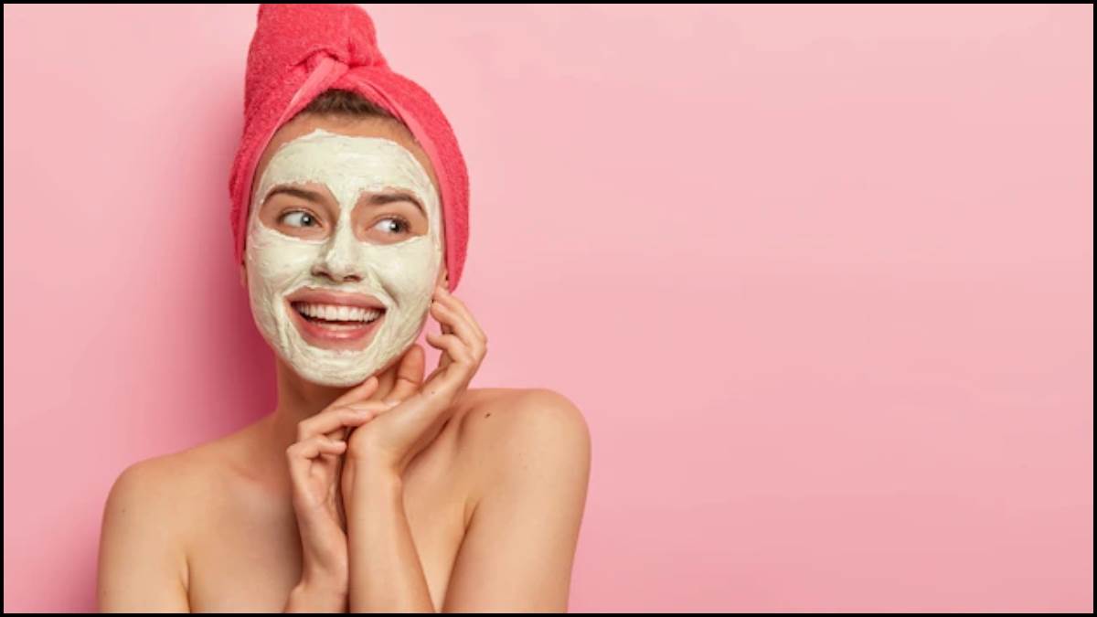 Besan Scrub त्वचा में निखार लाएंगे बेसन के यह 4 स्क्रब, टैनिंग समेत इन